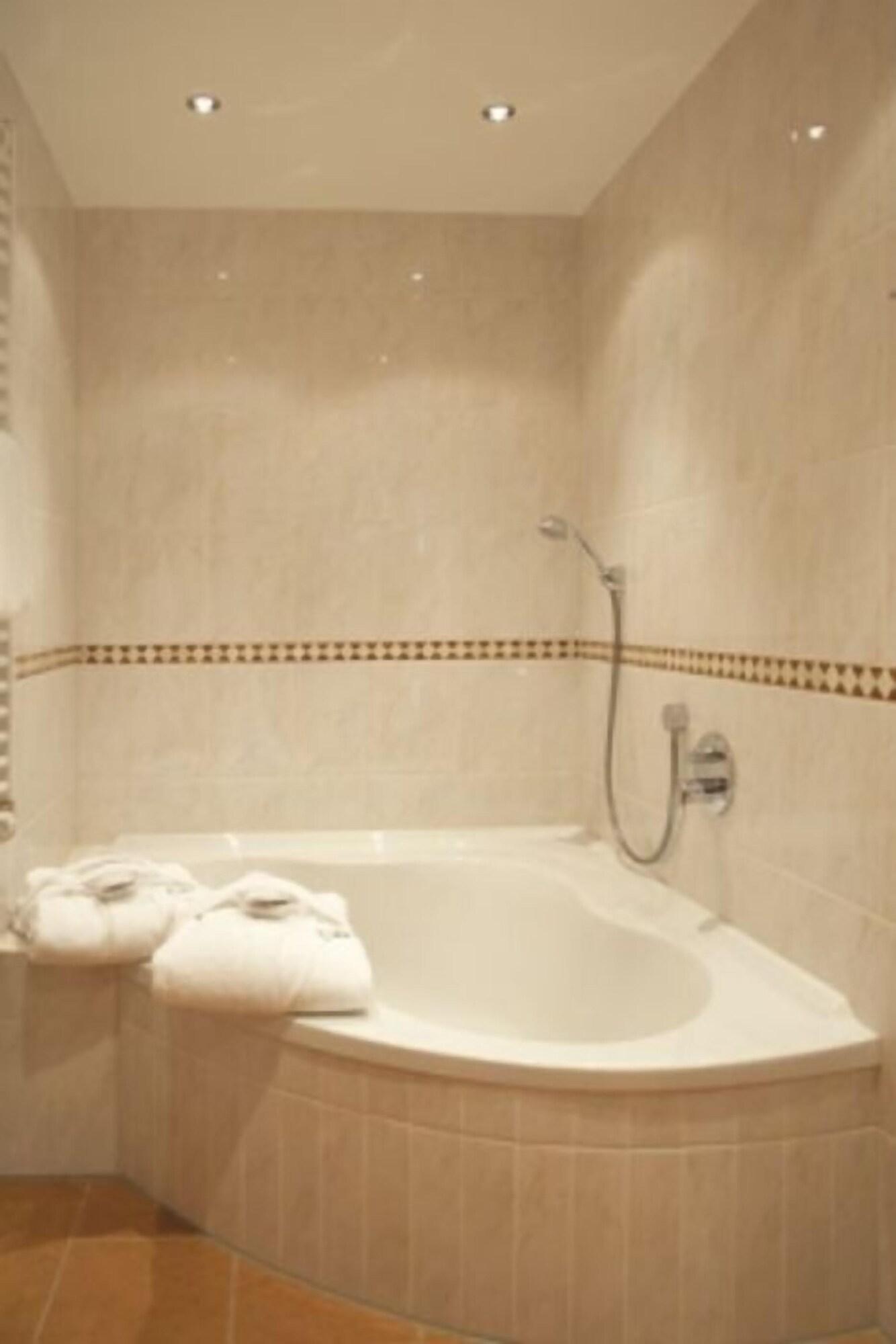 Waldhotel Nachtigall Paderborn Buitenkant foto